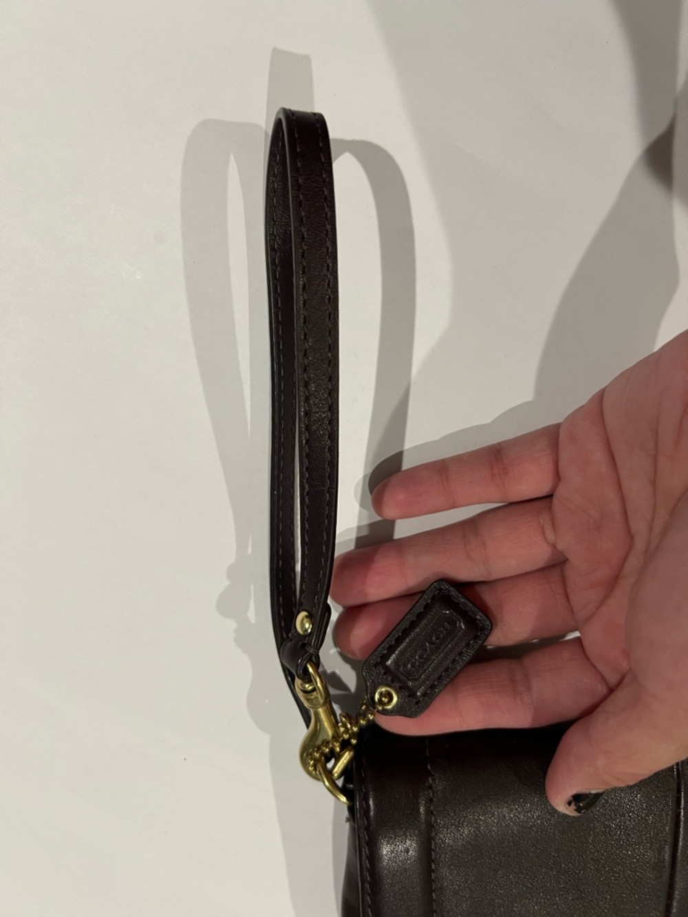 Coach dark Brown Leather Large wristlet Clutch with Gold Hardware - Picture 8 of 8